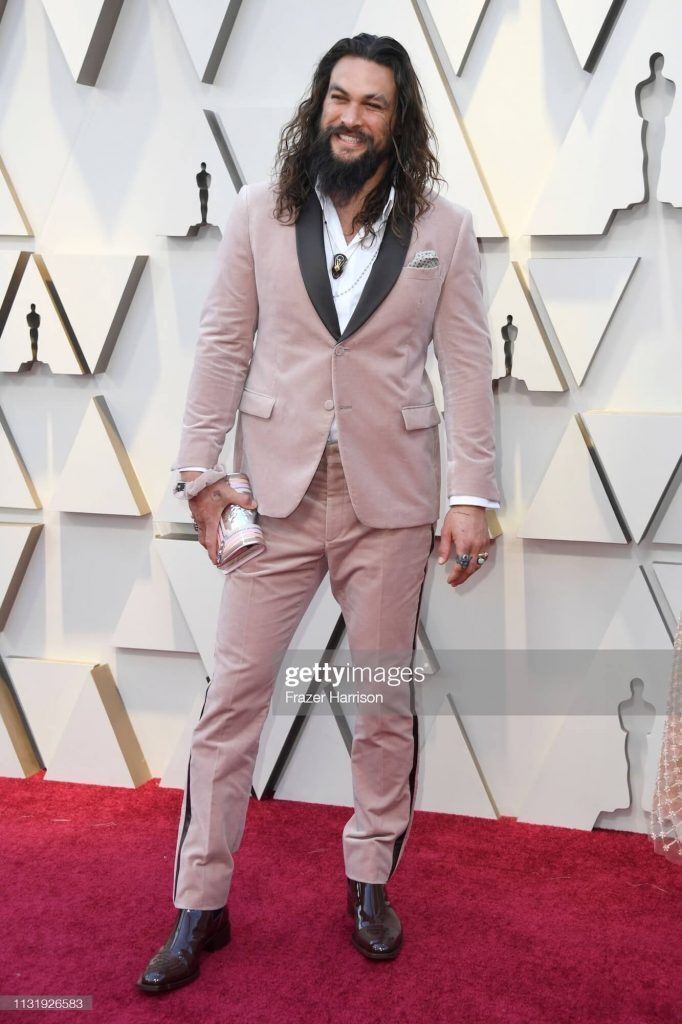 Jason Momoa in pink suit at the Academy Awards