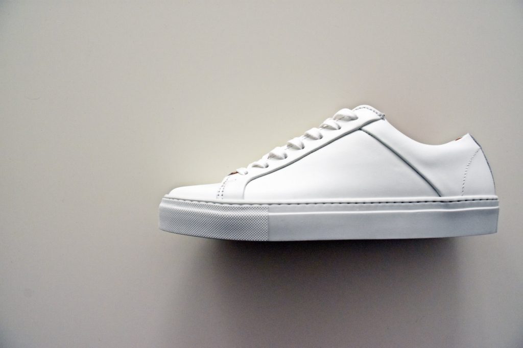 Clean white shoe